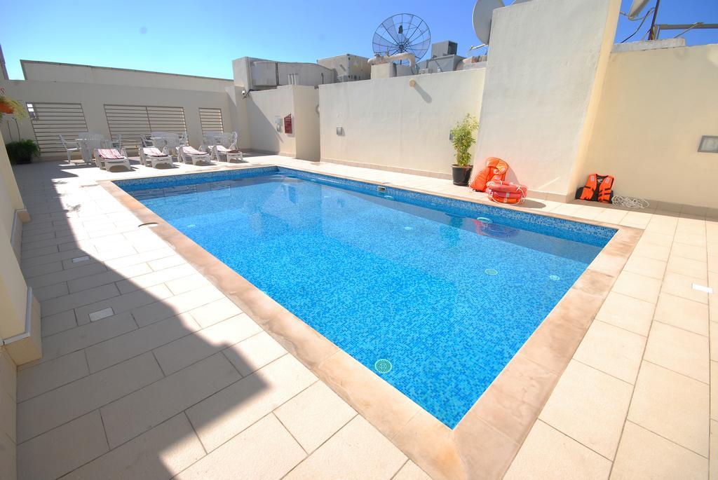 Ramee Rose Hotel Apartments Abu Dhabi Bagian luar foto